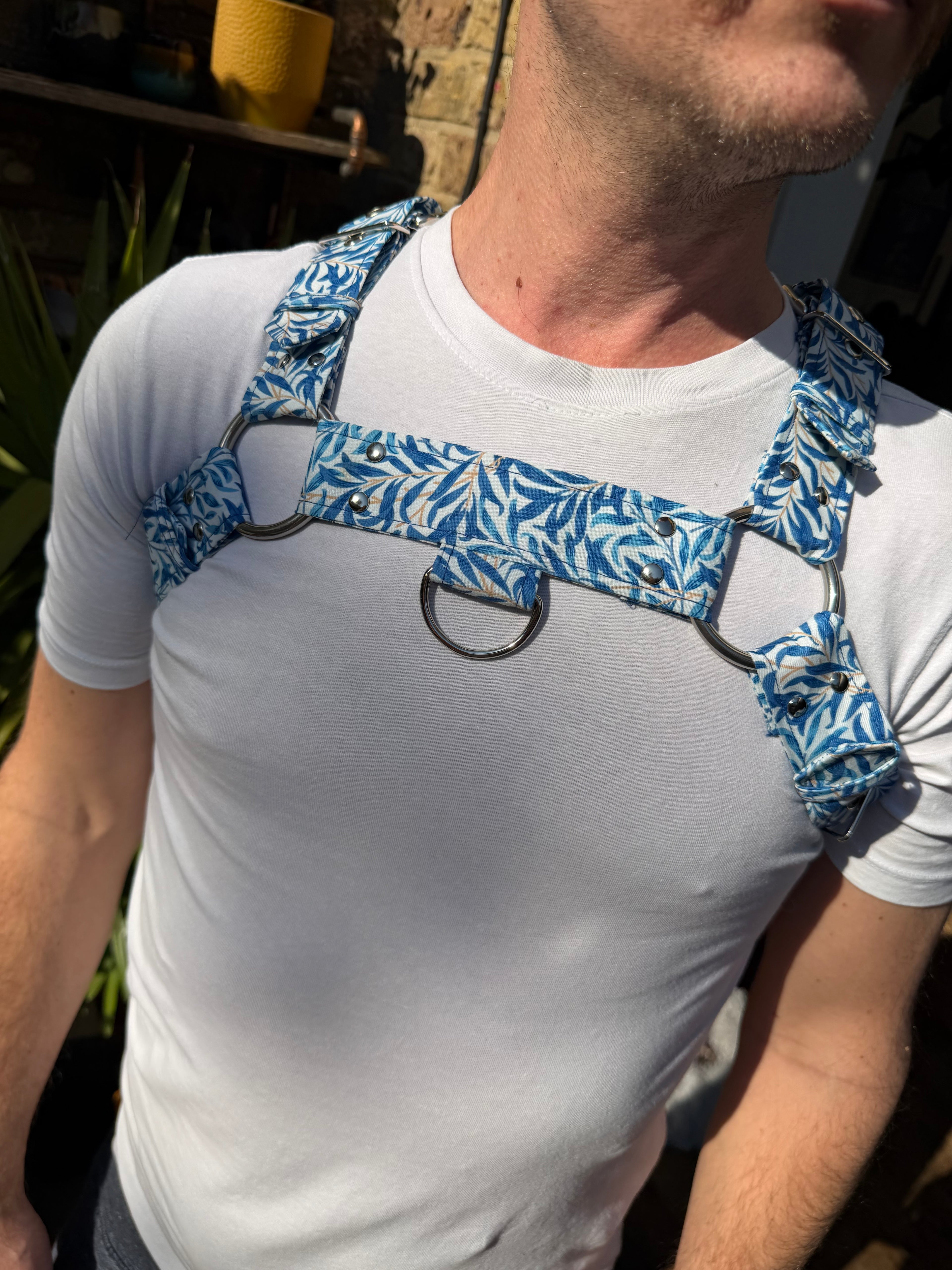 H Harness — Willow Bough in Azure (William Morris)