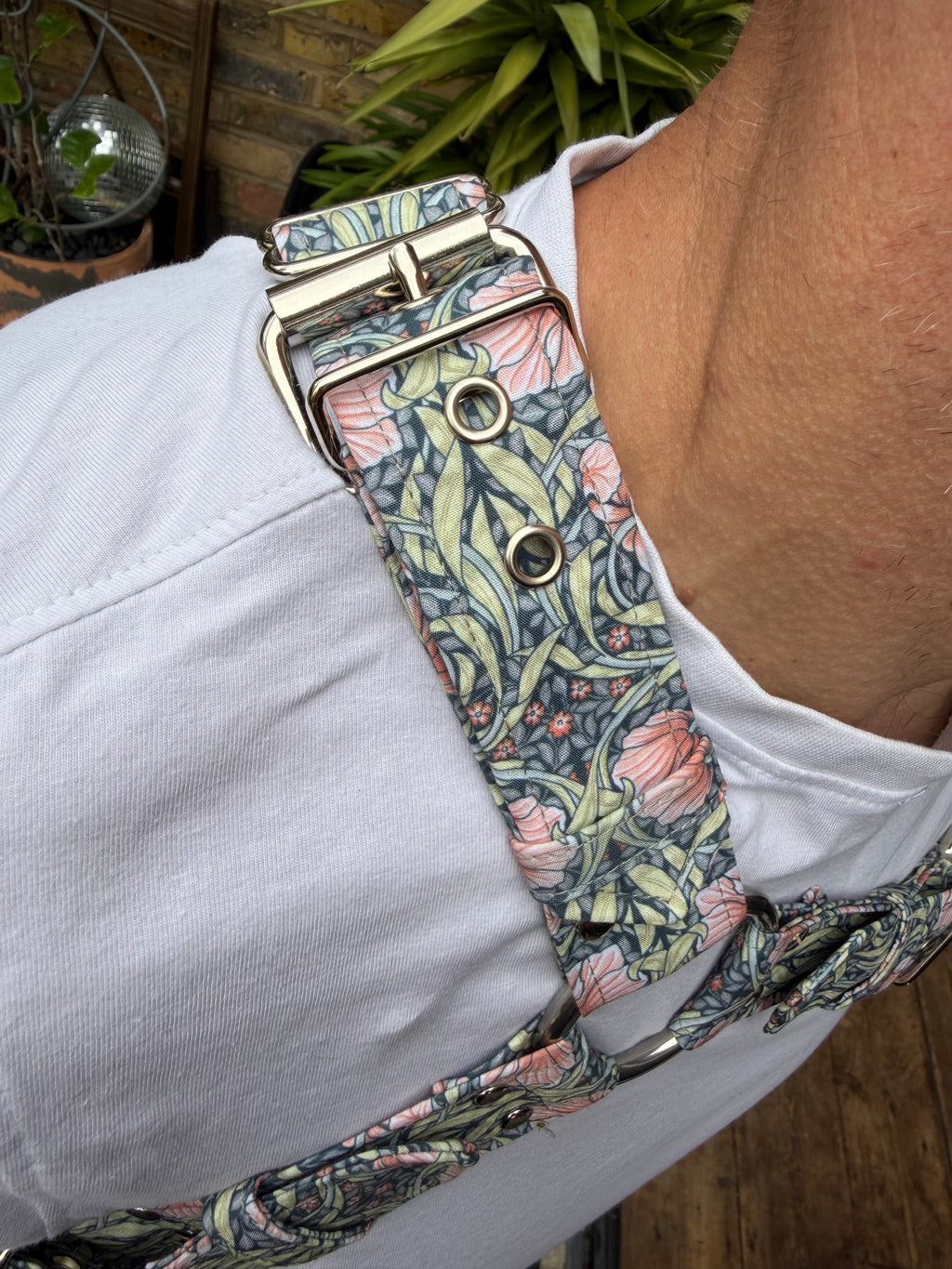 Y Harness — Pimpernel in Salmon (William Morris)