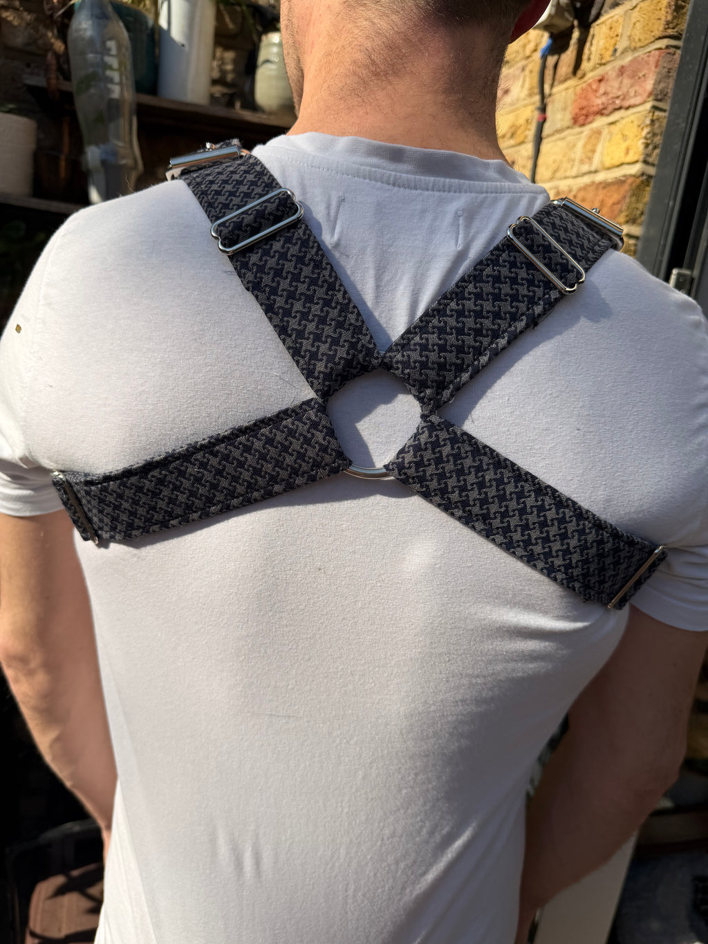 H Harness — Cheeky Houndstooth in Grey (Tie Cloth)
