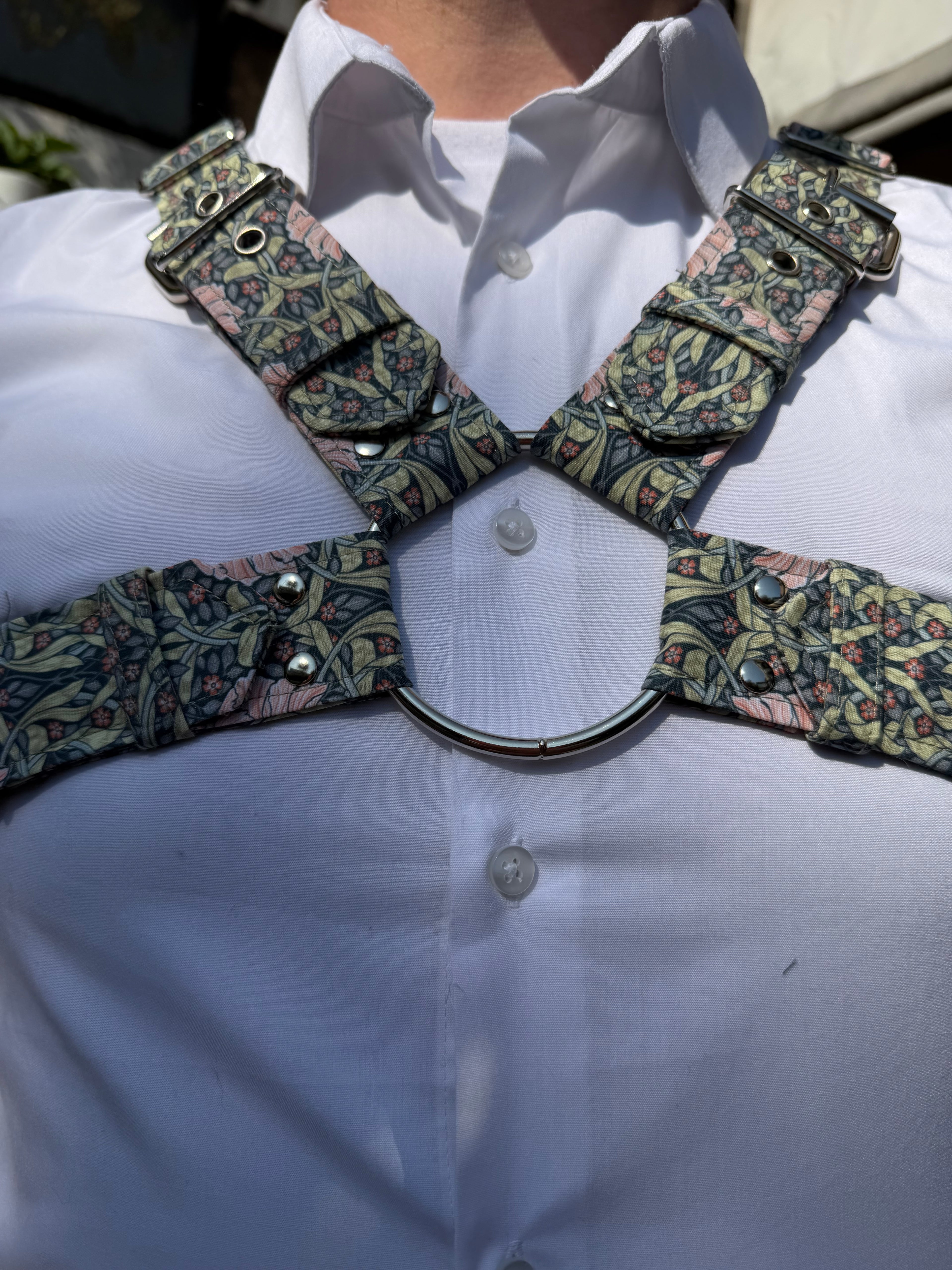 X Harness — Pimpernel in Salmon (William Morris)