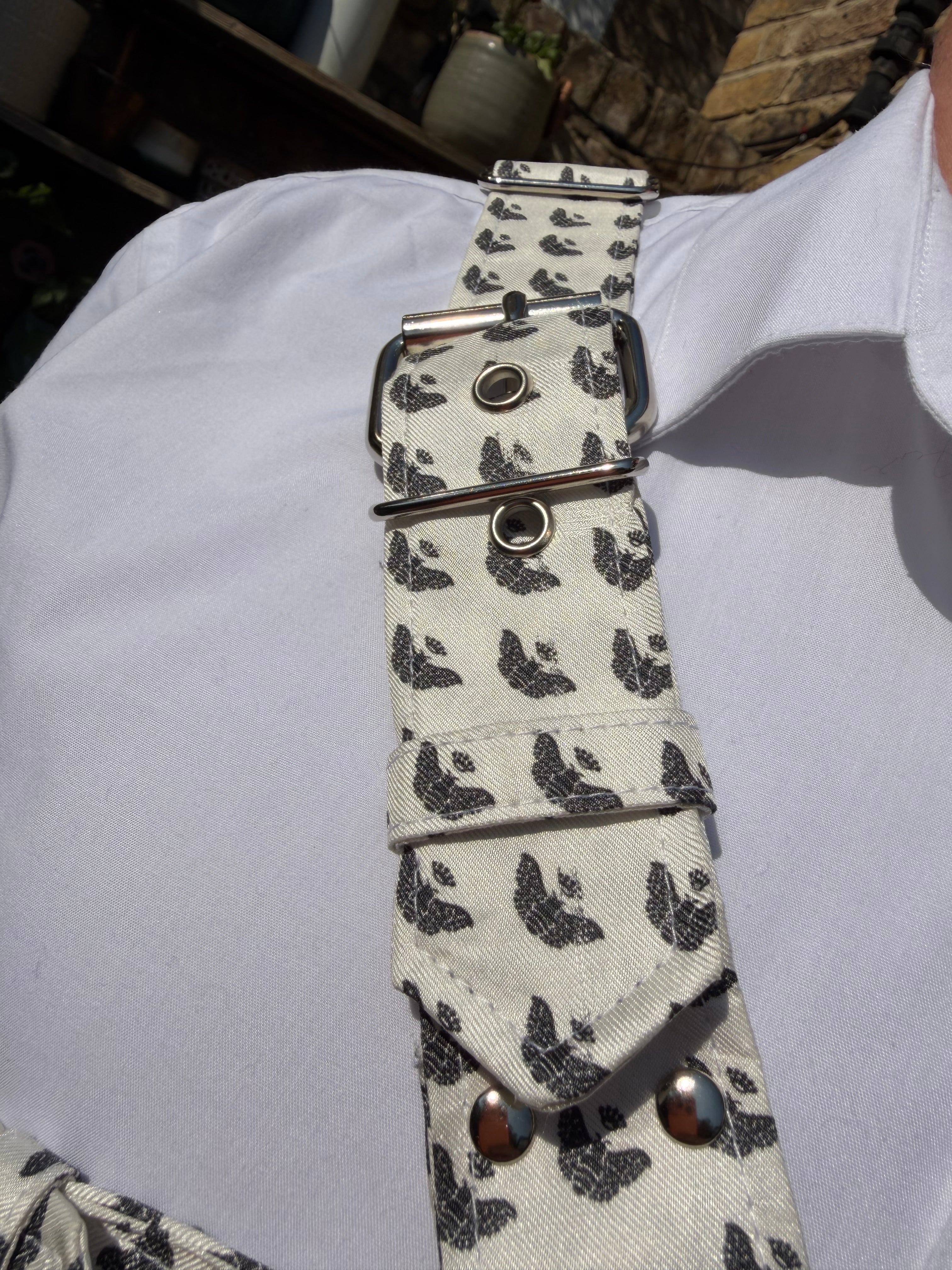 X Harness — White Queen Bee Silk (Tie Cloth)