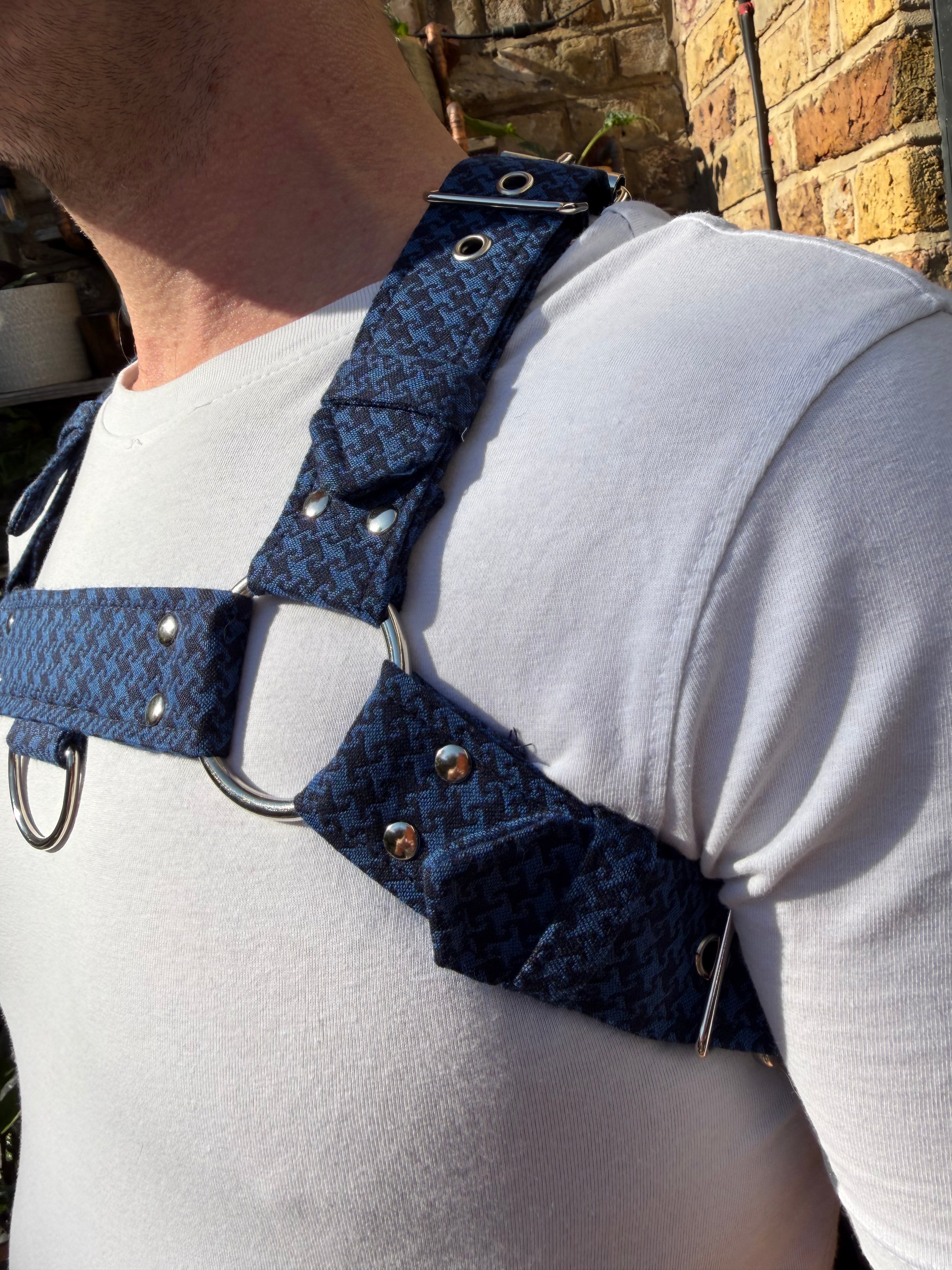 H Harness — Cheeky Houndstooth in Navy (Tie Cloth)