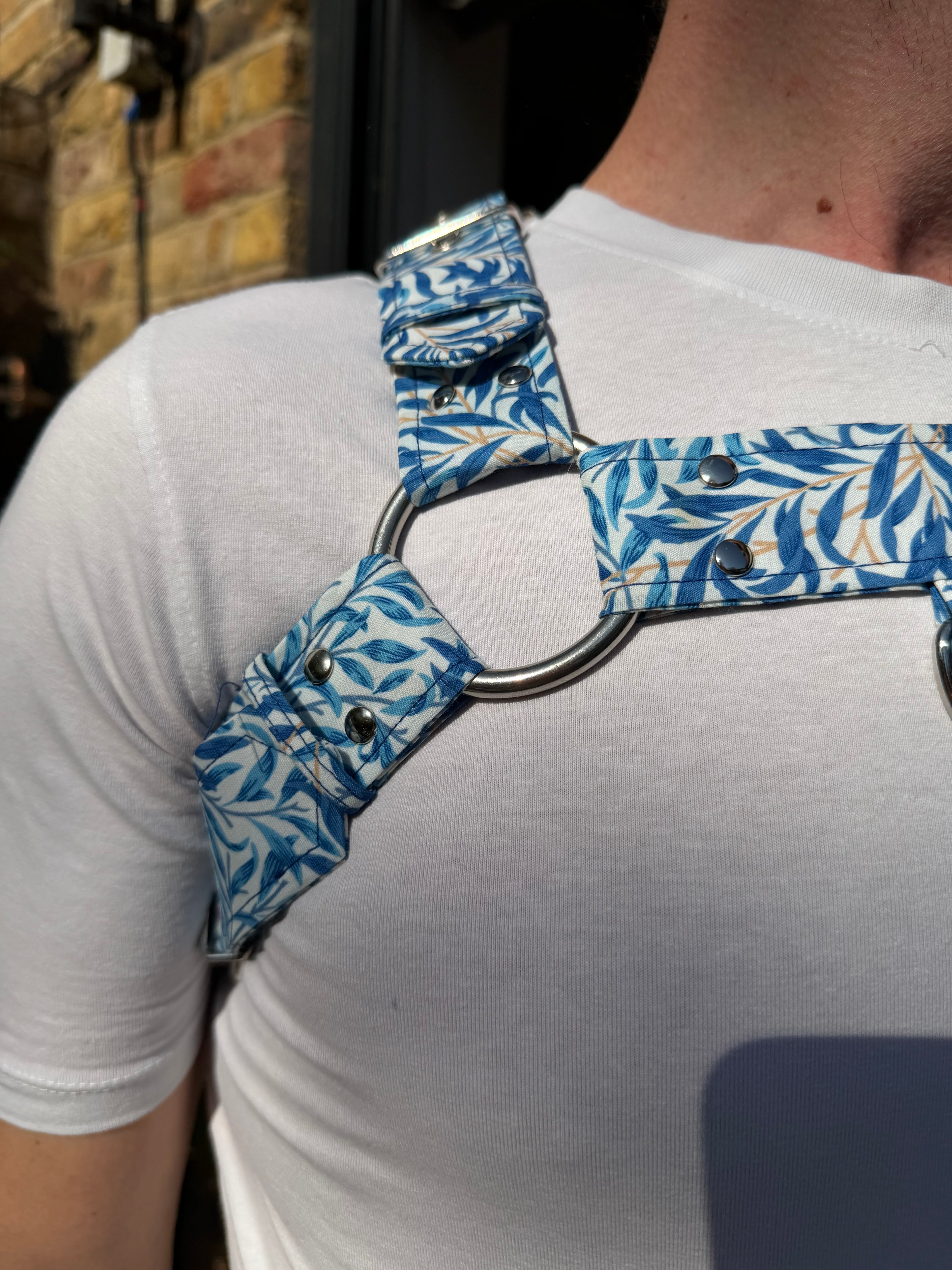 H Harness — Willow Bough in Azure (William Morris)