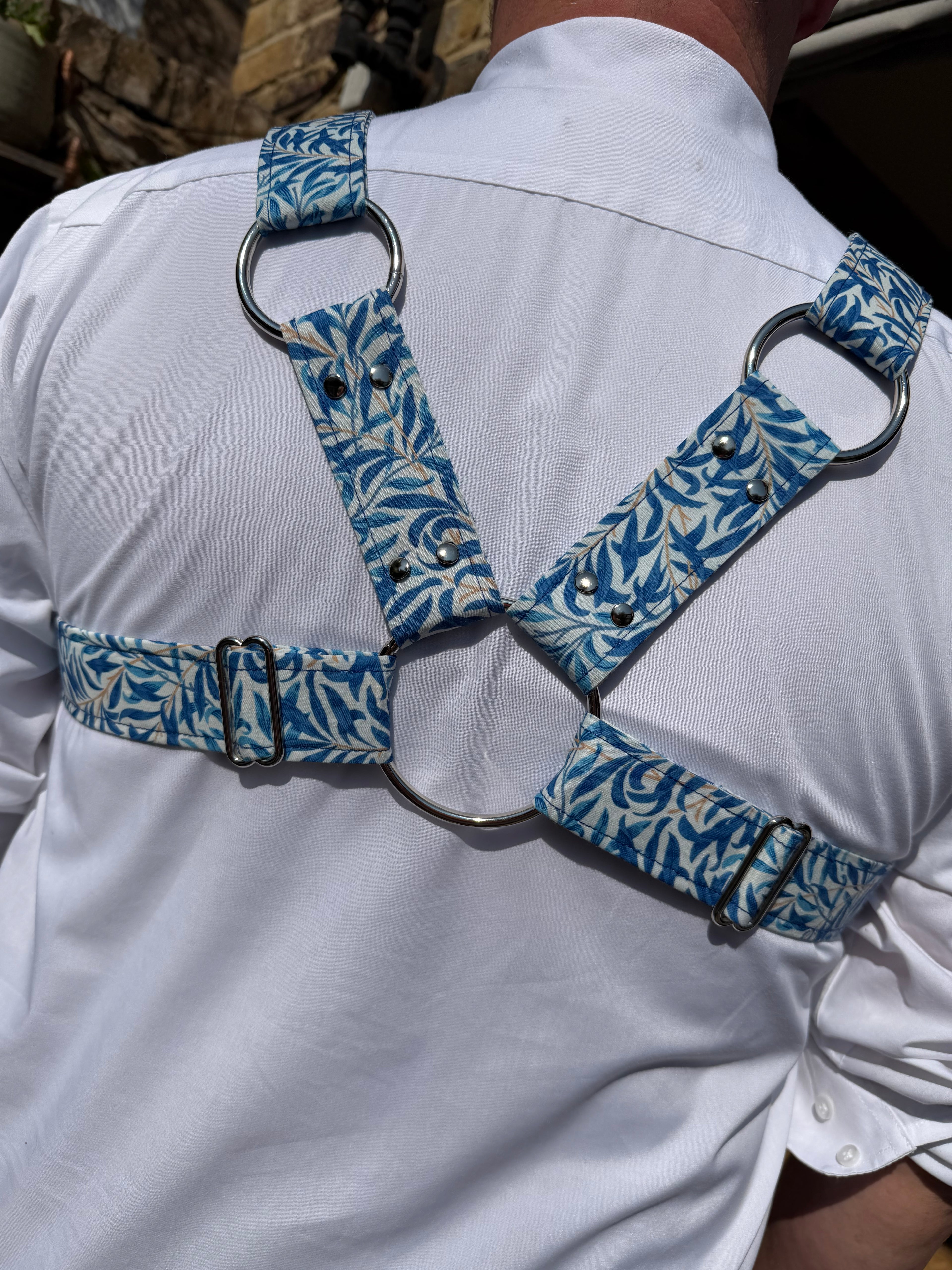 X Harness — Willow Bough in Azure (William Morris)