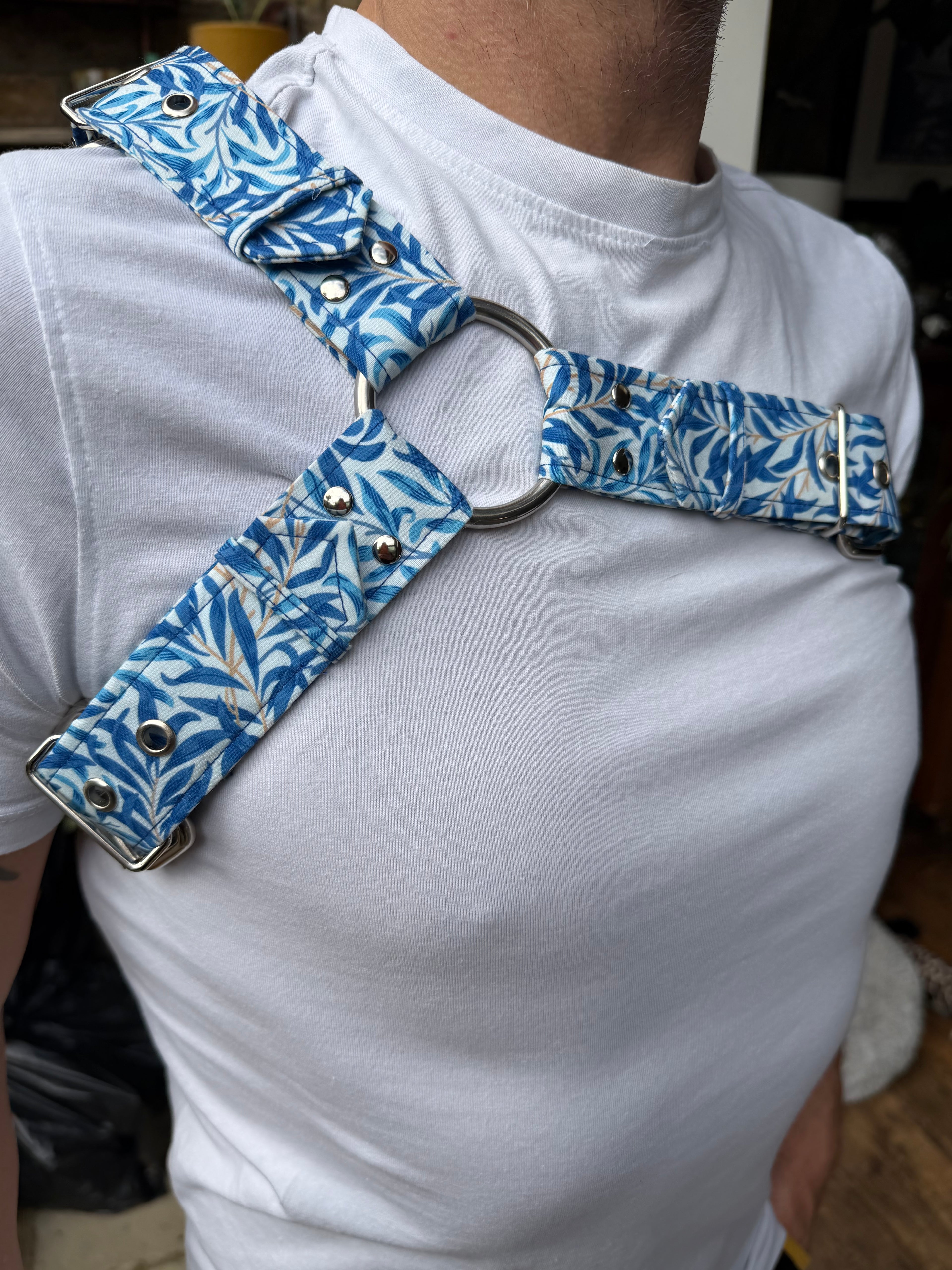 Y Harness — Willow Bough in Azure (William Morris)
