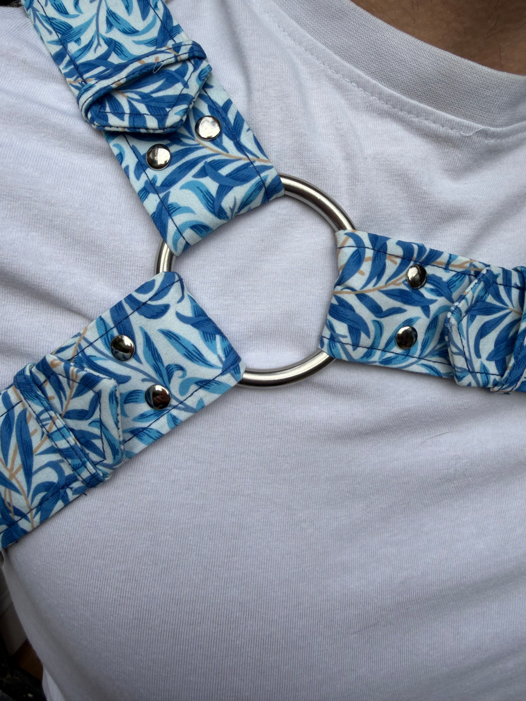 Y Harness — Willow Bough in Azure (William Morris)