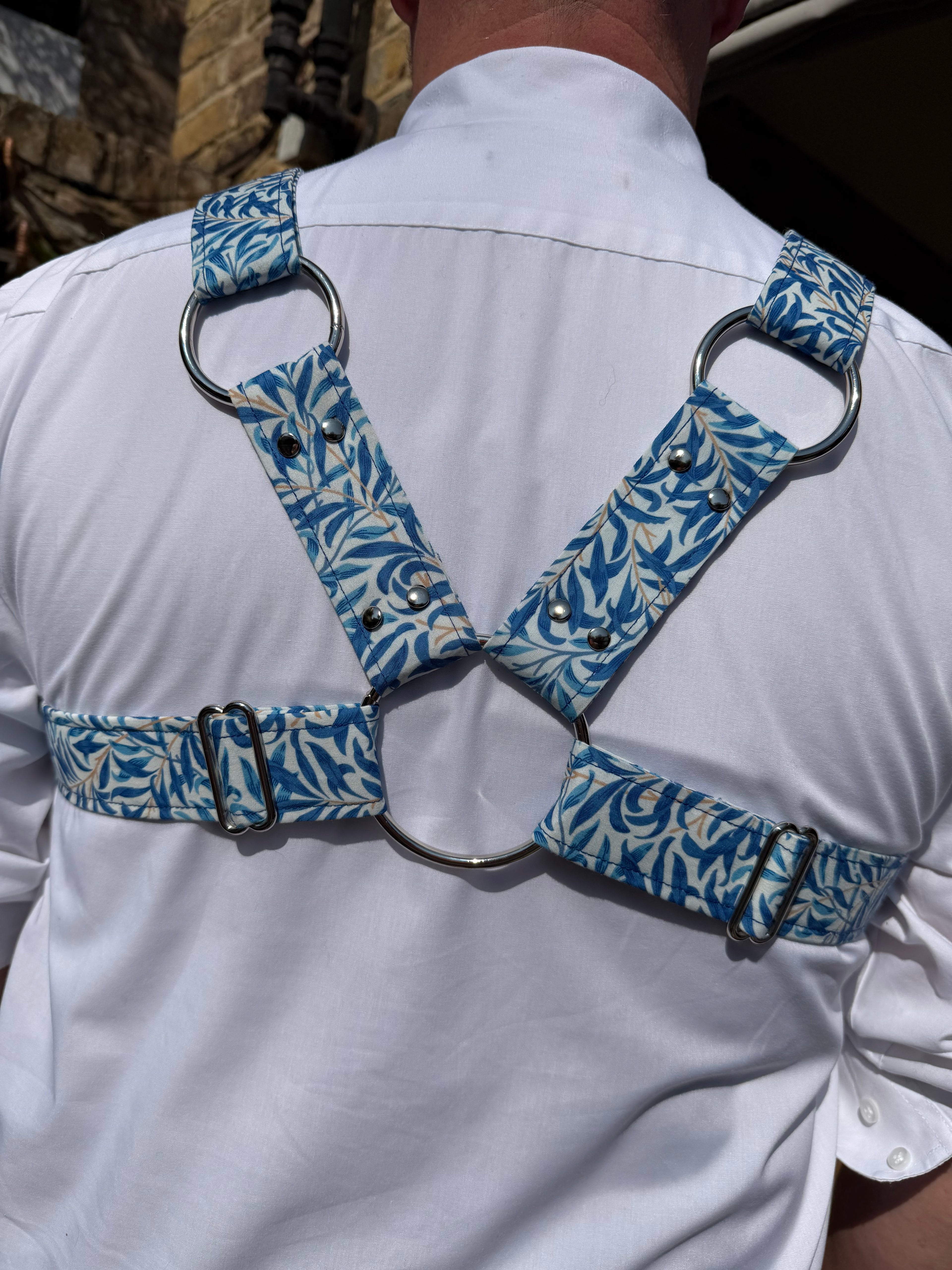 X Harness — Willow Bough in Azure (William Morris)