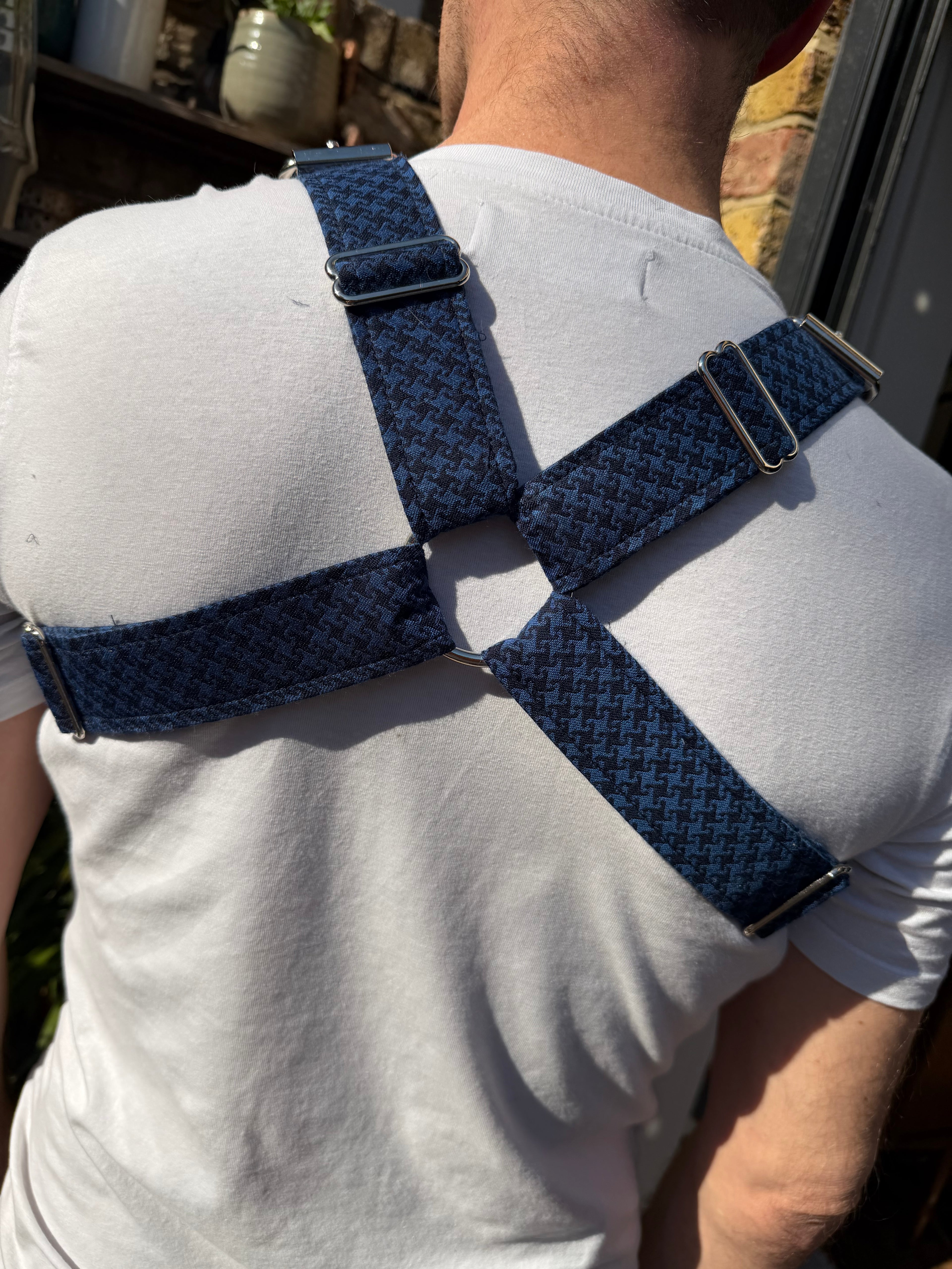 H Harness — Cheeky Houndstooth in Navy (Tie Cloth)