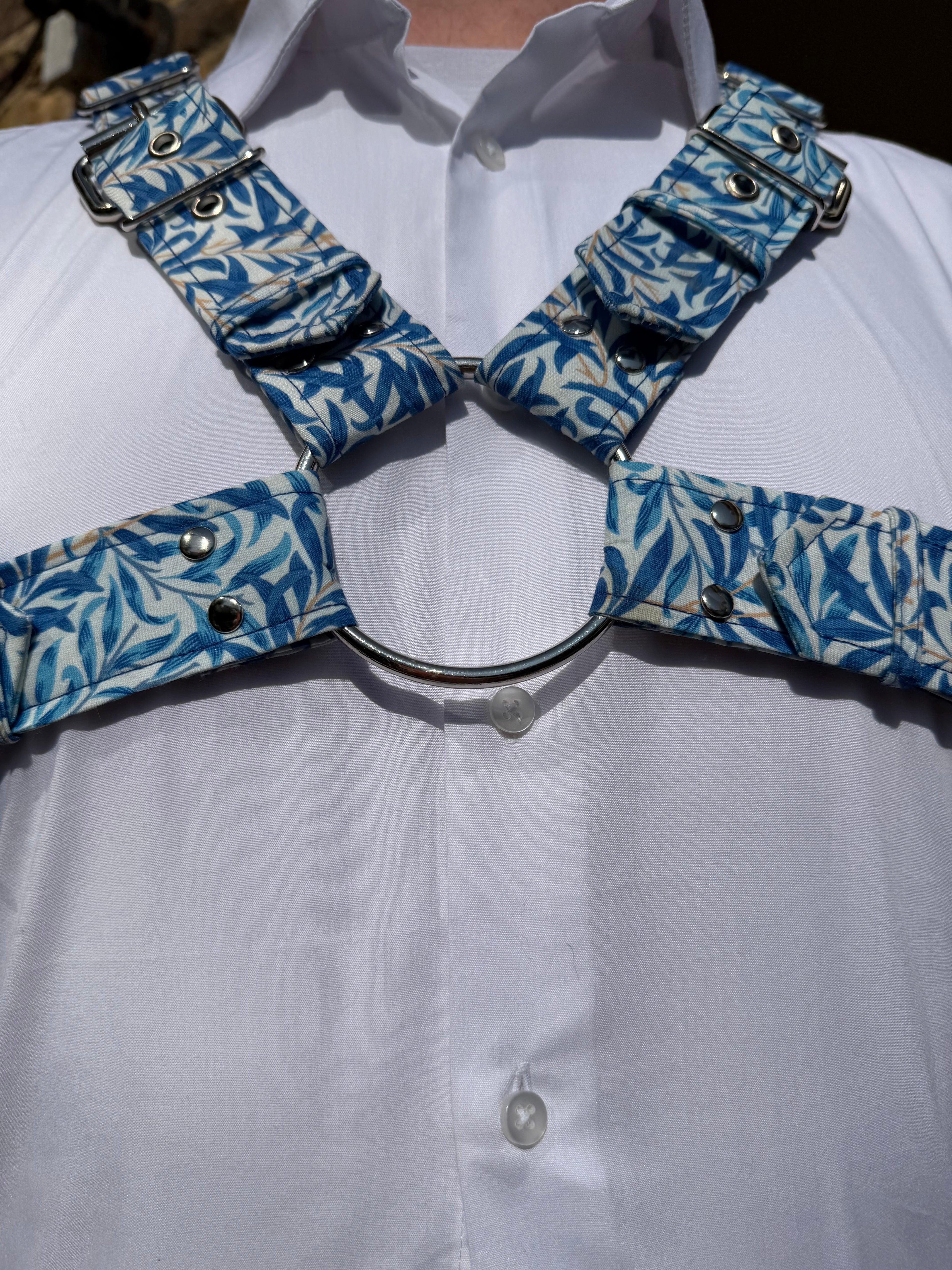 X Harness — Willow Bough in Azure (William Morris)