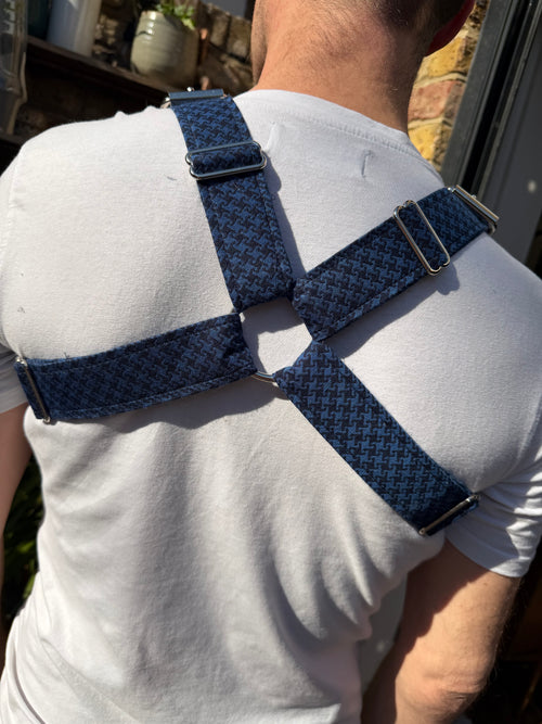 H Harness — Cheeky Houndstooth in Navy (Tie Cloth)