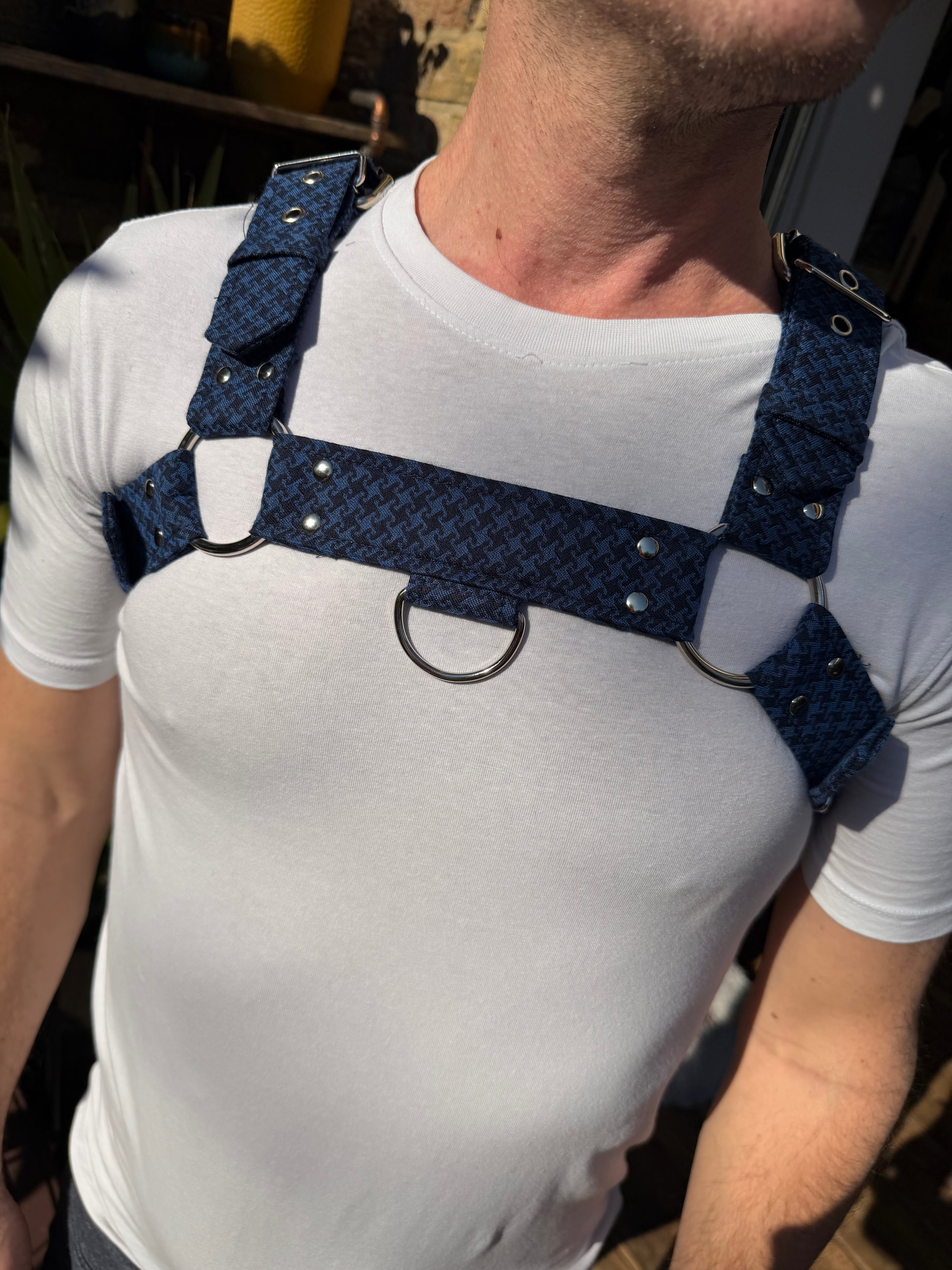 H Harness — Cheeky Houndstooth in Navy (Tie Cloth)