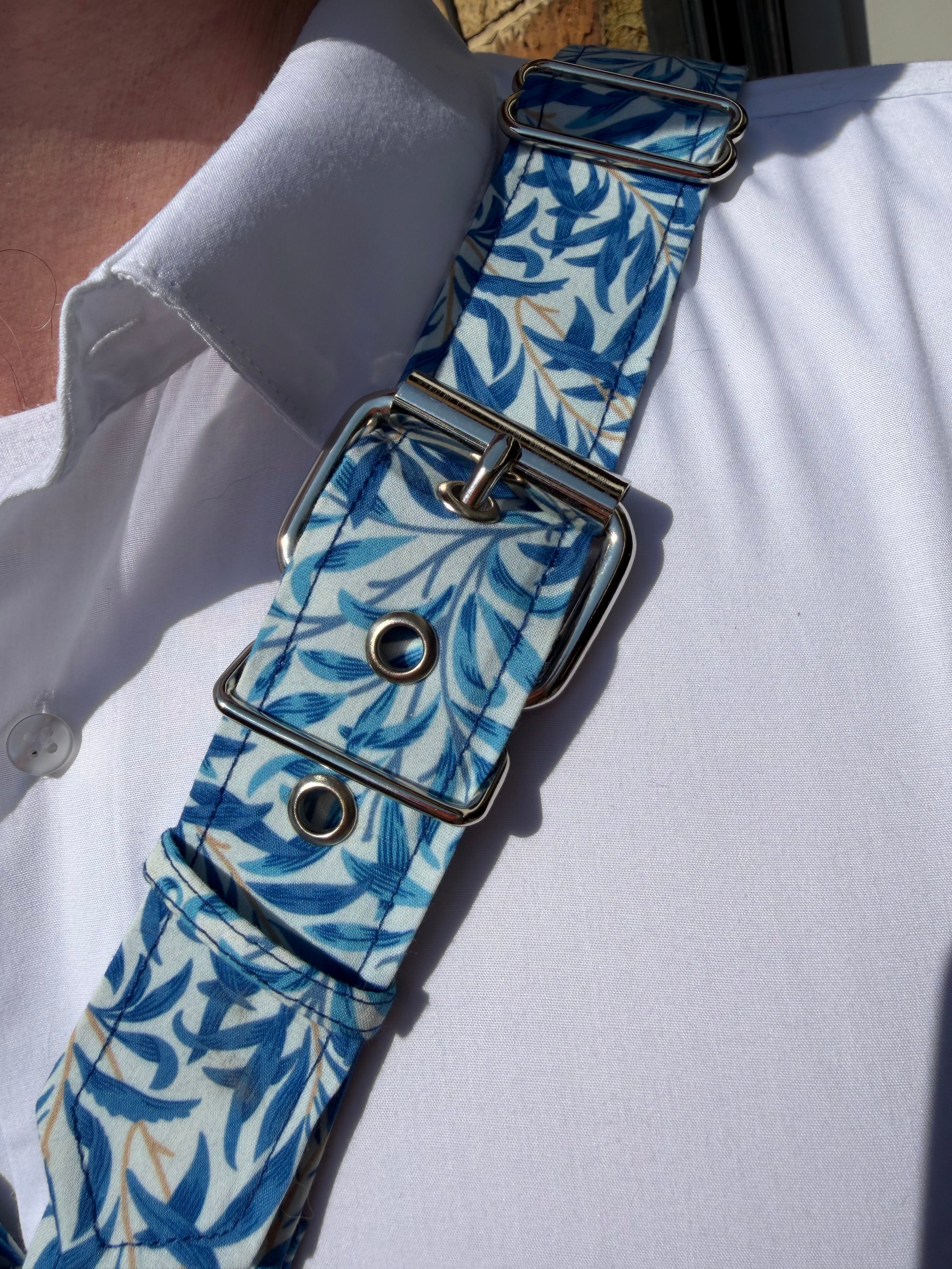 X Harness — Willow Bough in Azure (William Morris)